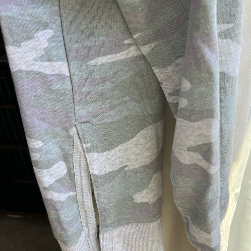 Aerie sweatshirt - Picture 3 of 3
